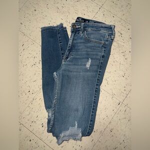 Women’s  Hollister Blue Distressed Denim Jeans
